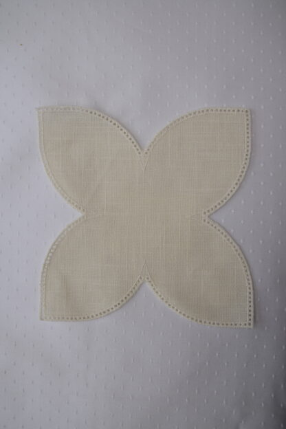 Anhäkel-Lotus, Weiß