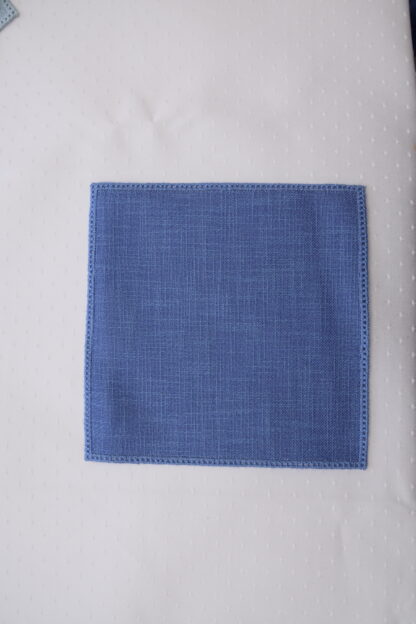 Anhäkel-Quadrat, Mittelblau