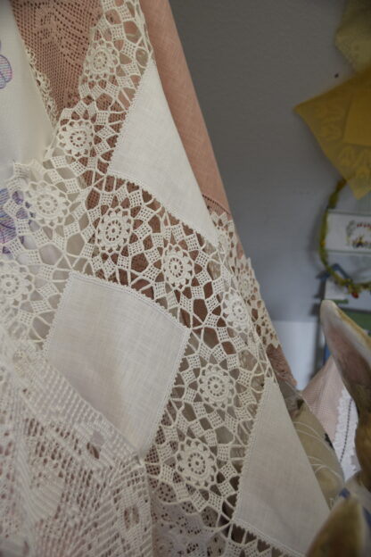 gehäkelte Patchwork-Rosetten-Decke (Muster + Material)