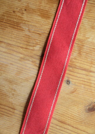 Leinenband rot - schmaler goldener Rand